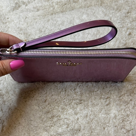 NWT Kate Spade Metallic Medium Zip Wristlet Quartz Pink - Picture 2 of 9